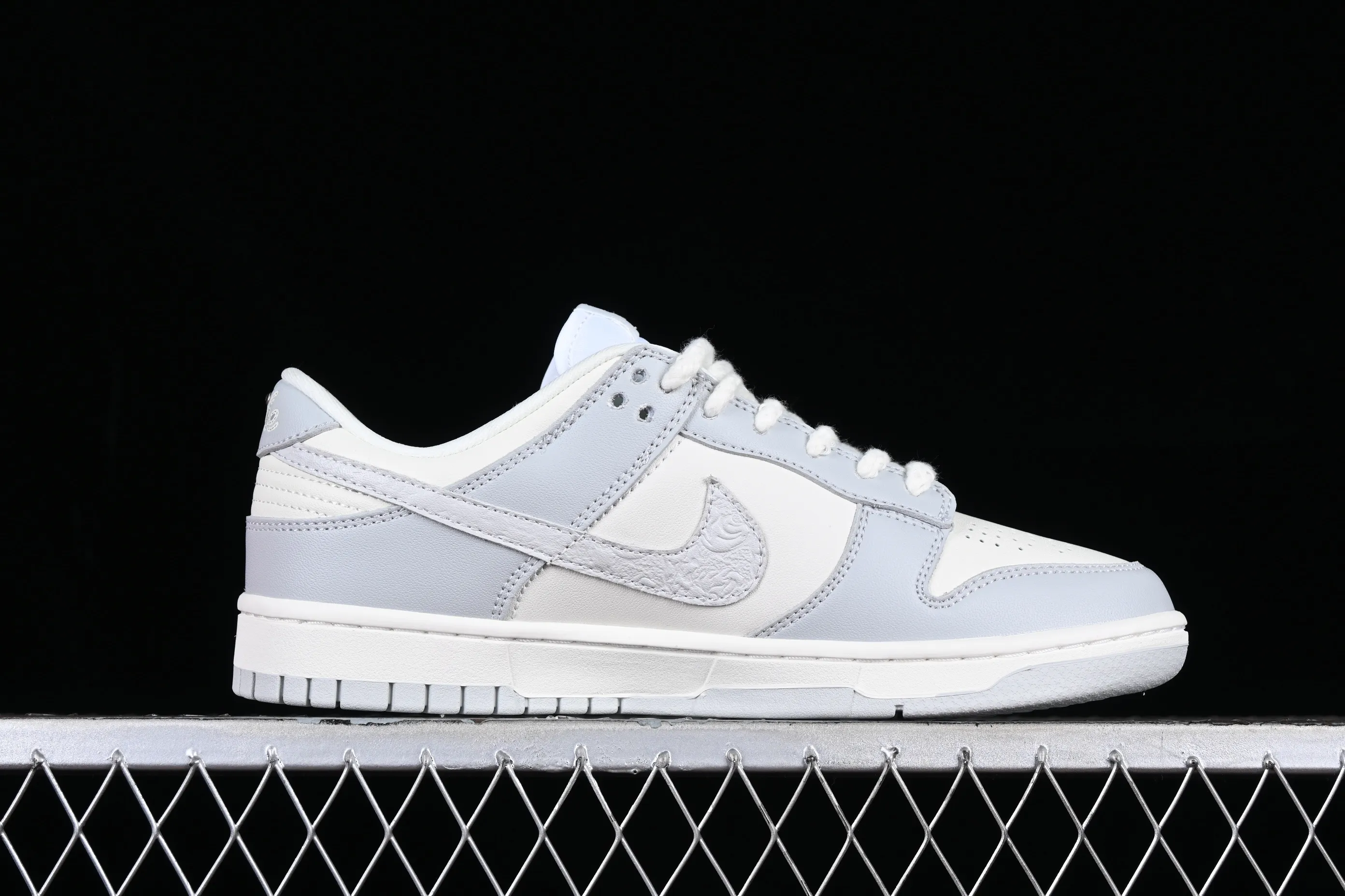 All categories Nk SB Dunk series Nk SB Dunk Low low-top sneakers Nk Dunk Low "Needlework" embossed gray SB low-top sports and leisure sneakers FJ4553-133